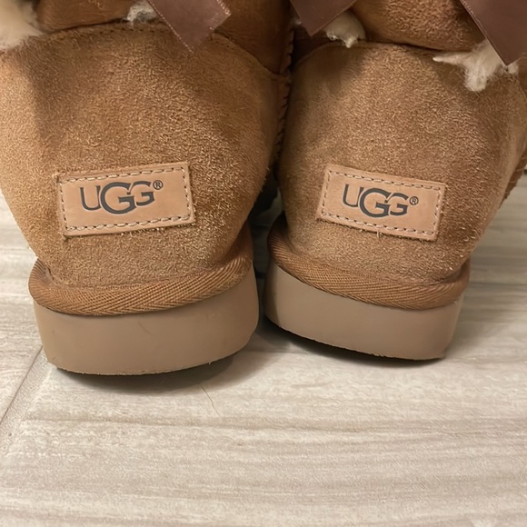 UGG Size 8 Bailey Bow Tall II Boot - Picture 4 of 6